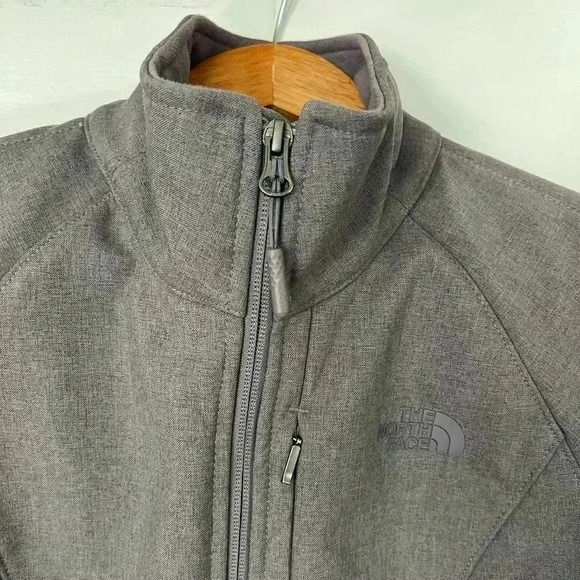 The North Face Women’s Gray Softshell Jacket Small Lightweight Weather-Resistant - Picture 3 of 12